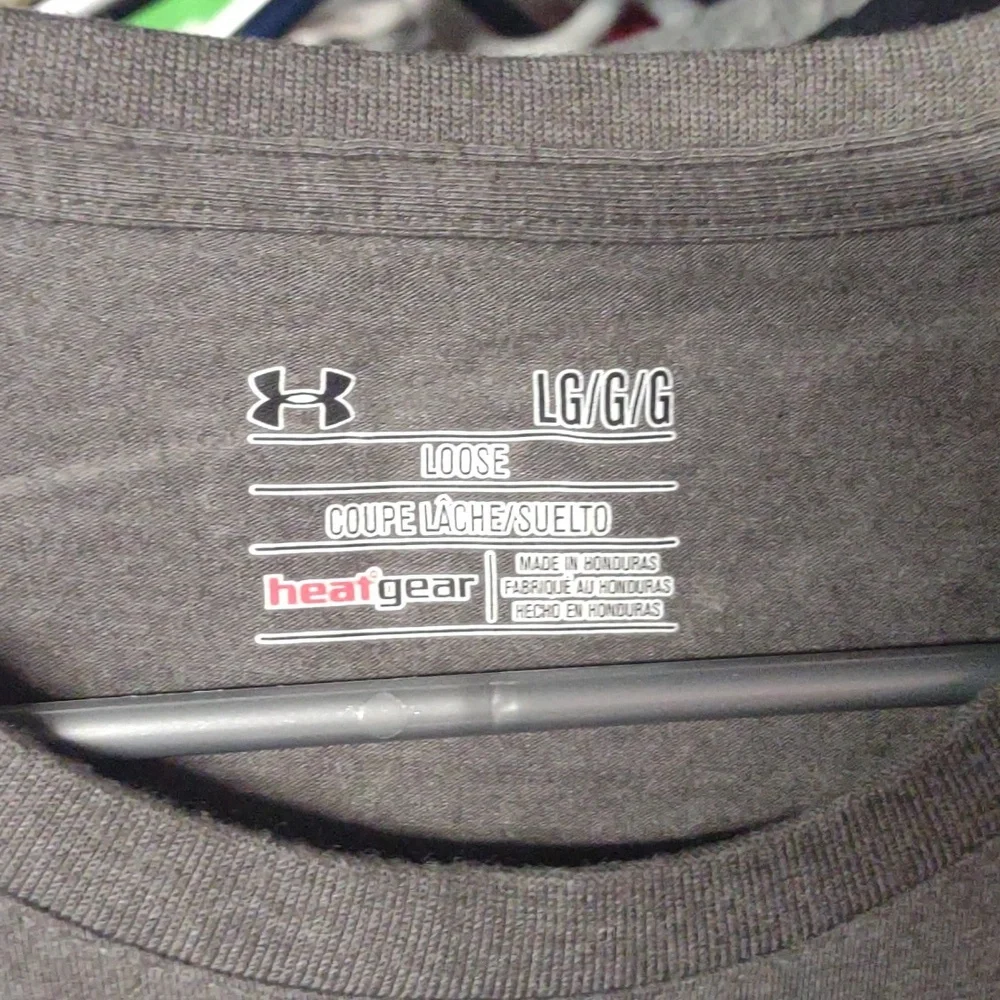 Under armour lg shirt - Picture 2 of 5
